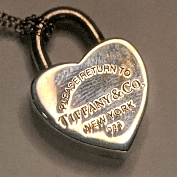 Tiffany and Co Return to Tiffany Heart Necklace - Picture 2 of 4